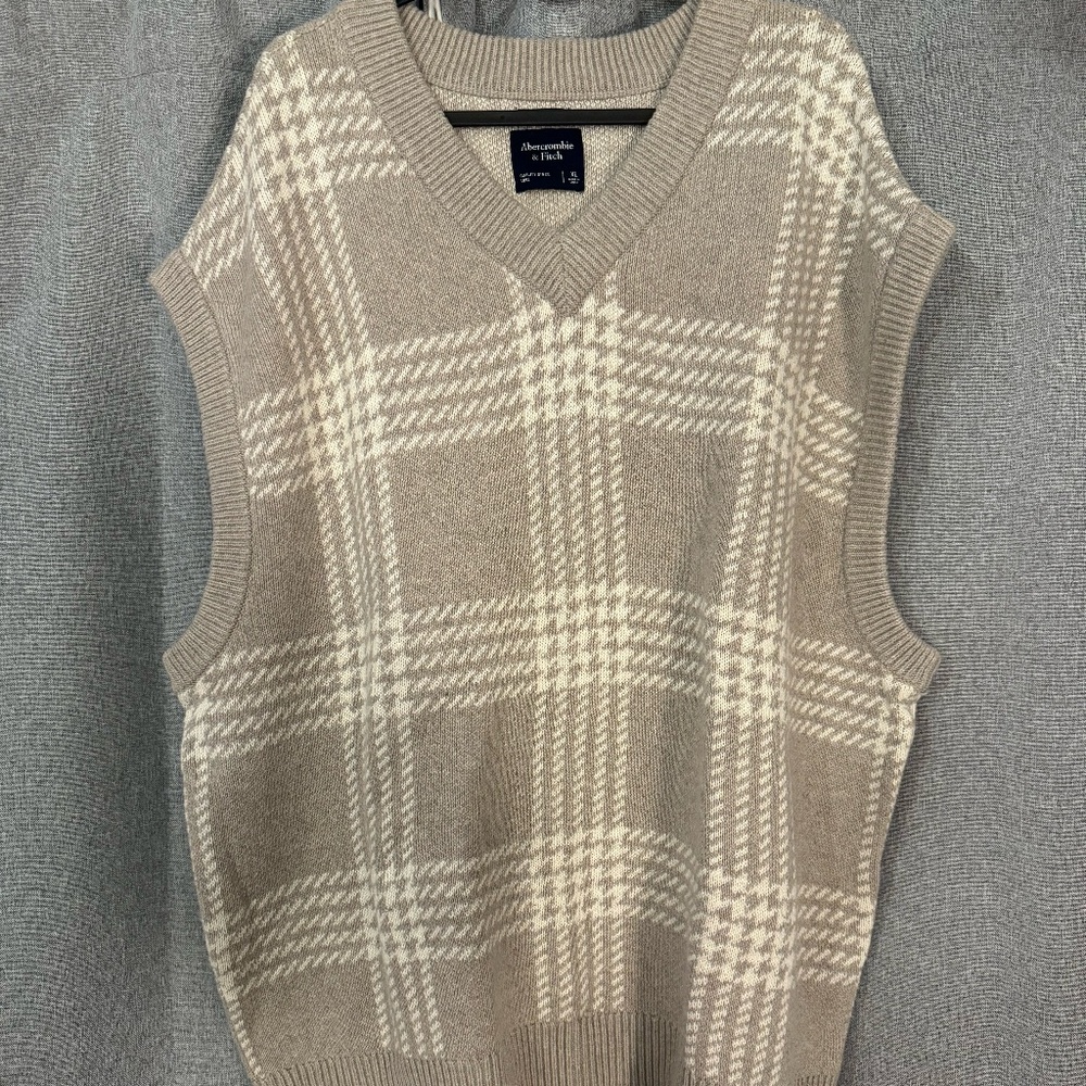 Abercombie Sweater Vest
